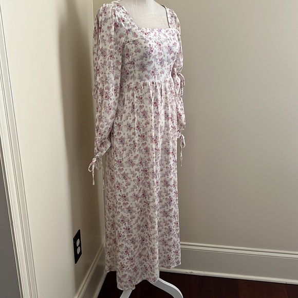 🆕 Chelsea & Violet Dress - Picture 4 of 13